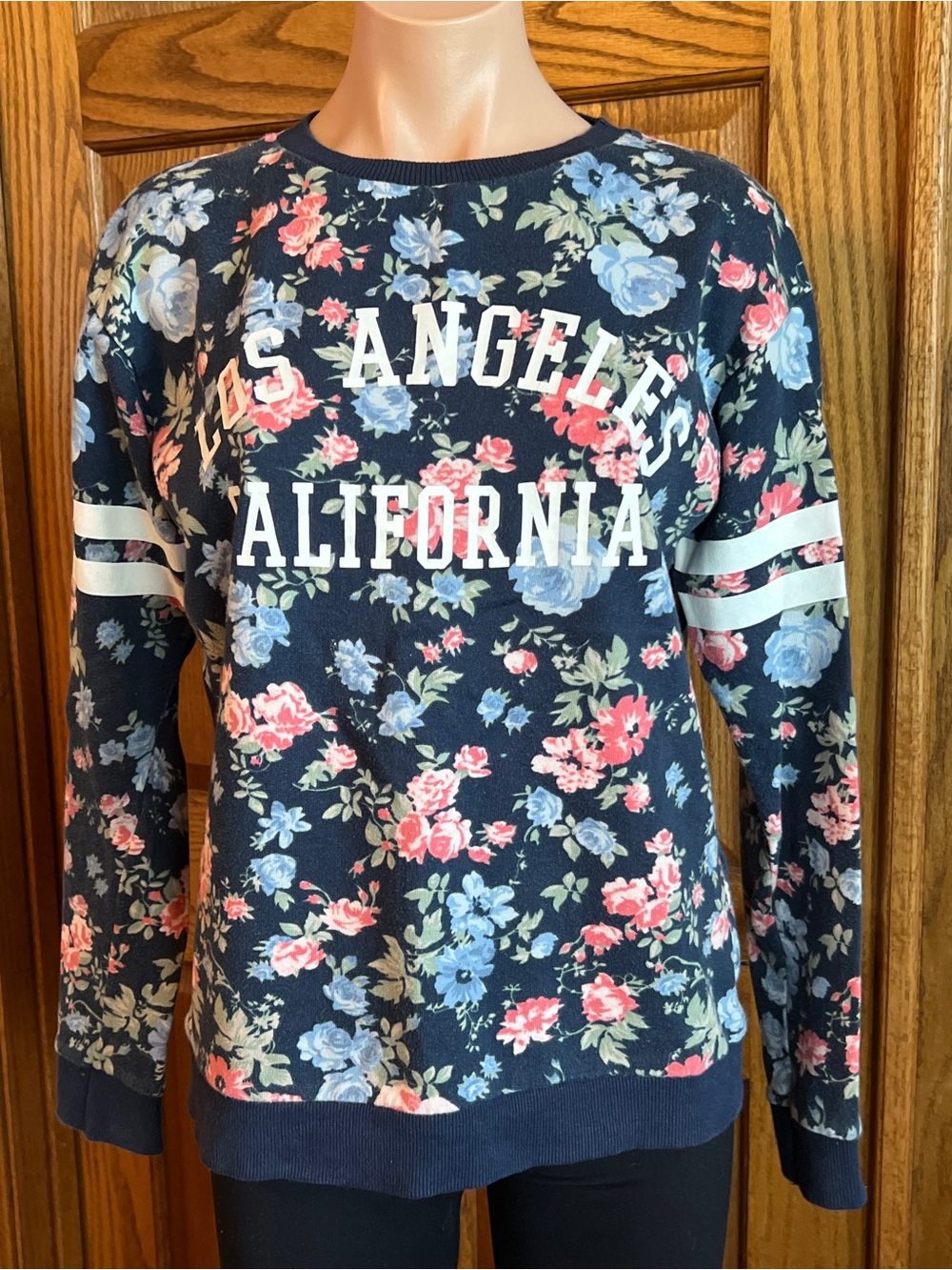 H&M Divided Floral 'Los Angeles California' Crewneck Sweatshirt - Navy Blue